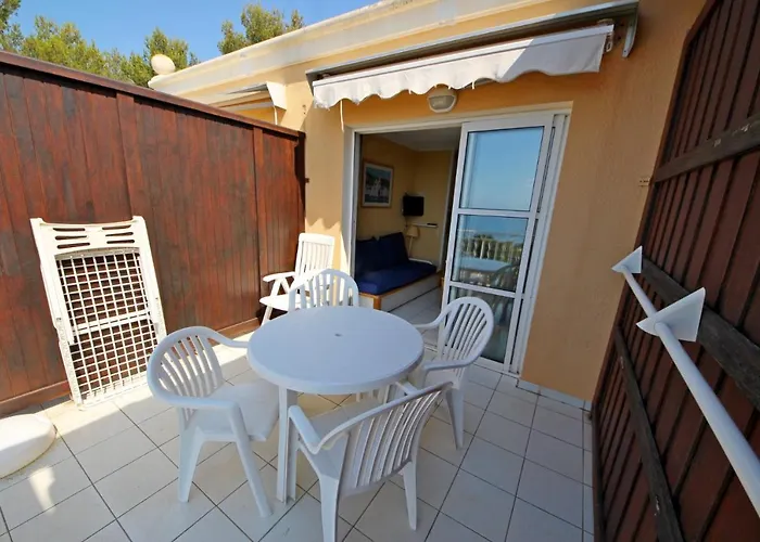 5 People With Beautiful Sea View * Drammont