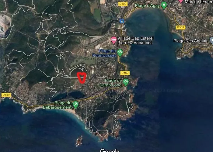 5 People With Beautiful Sea View Drammont